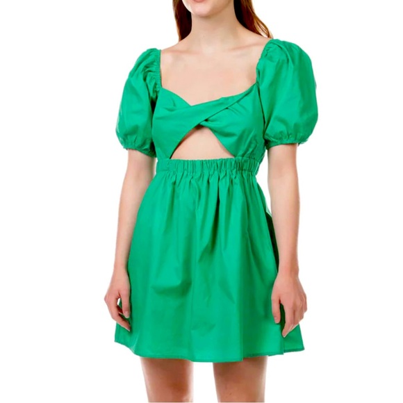 🔴 CLEARANCE PUFF SLEEVE CUTOUT SKATER DRESS NWT SZ MEDIUM - Picture 1 of 3